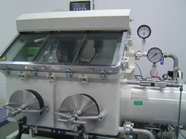 Vacuum-type glove box with gas recycle purification system